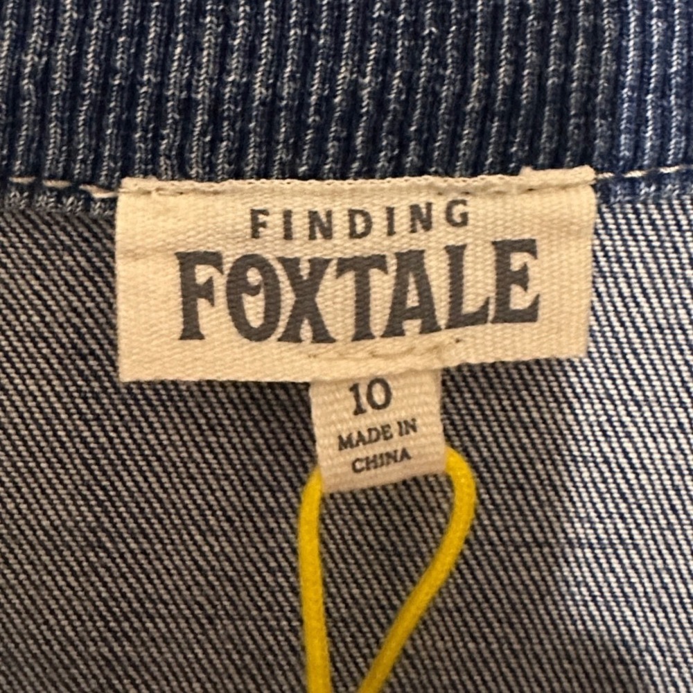 Denim Jacket Finding Foxtale Girls Size 10 Blue Puff Shoulder Button NWT - Picture 6 of 9